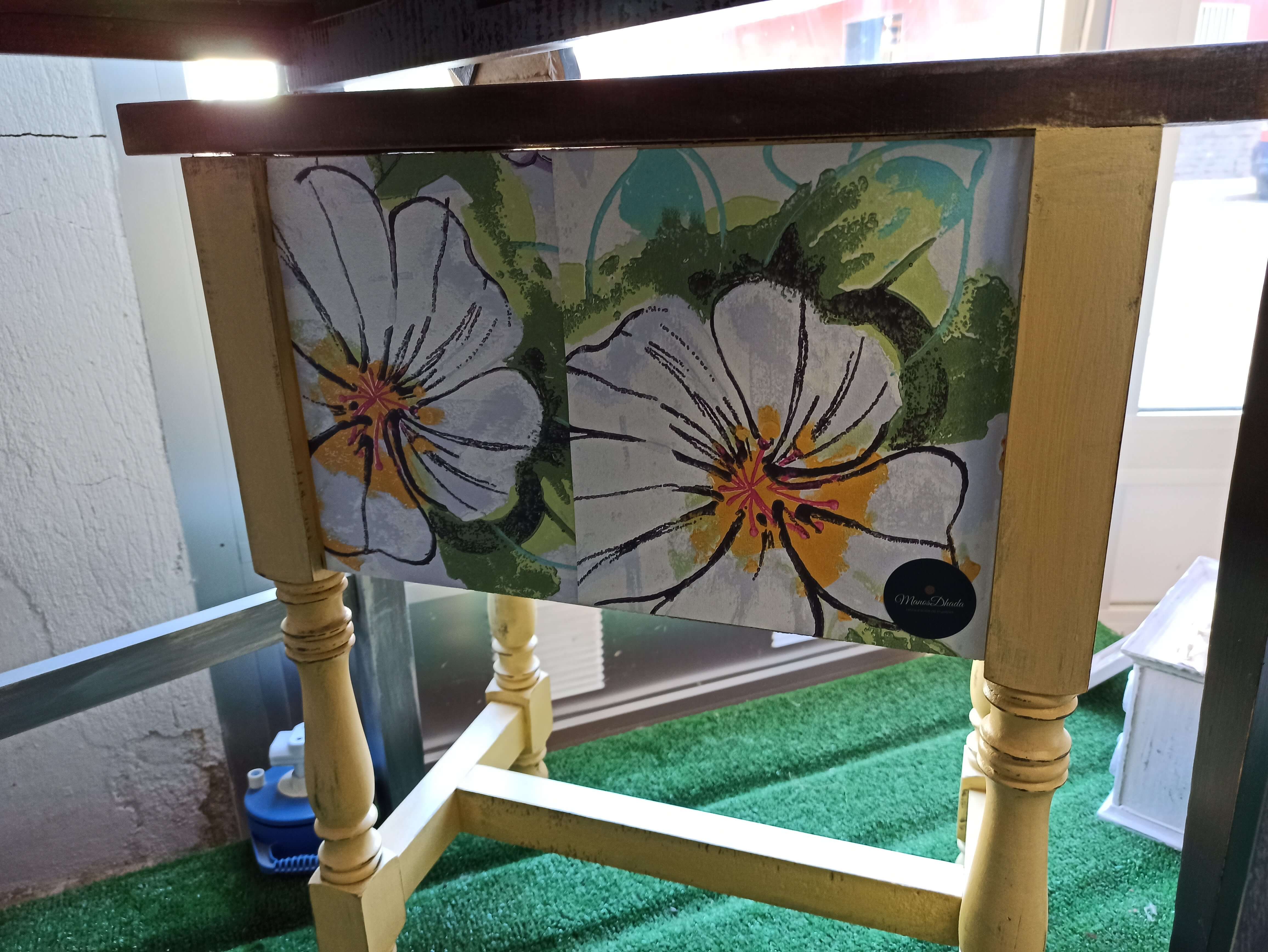 Mesita-castellana-decorada